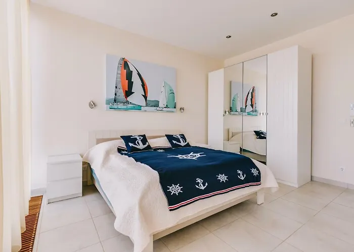 Georgina ヴィラ バダチョニトマイ